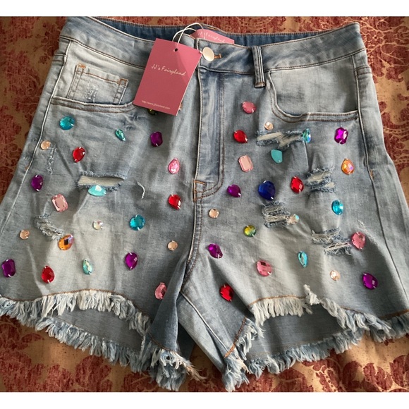 JJ’S FAIRYLAND ~Embellished Denim Shorts (NWT) - Picture 9 of 10